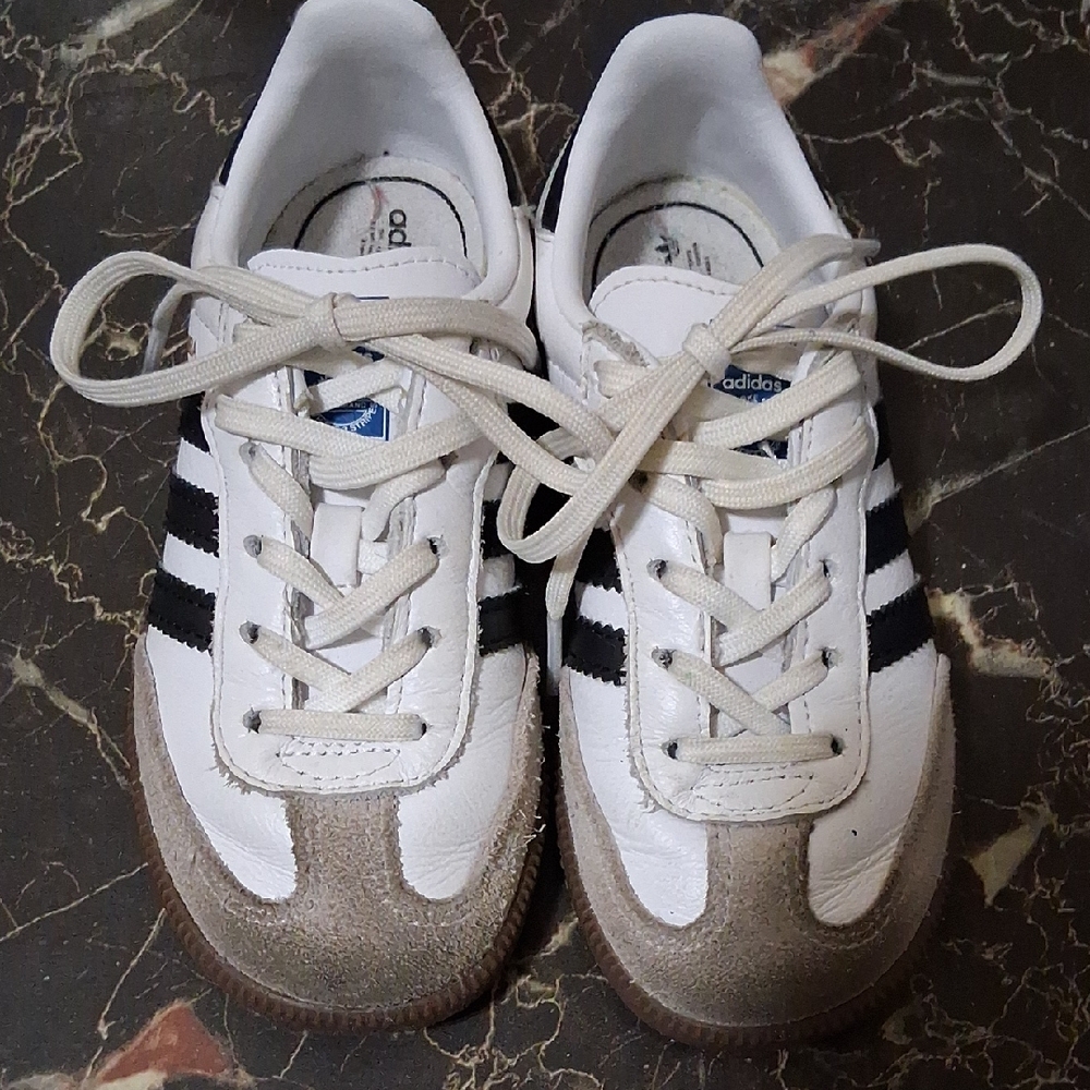 Adidas Classic White and Black Trainers Worn A Couple Of Time 9K Toodler Sneaker